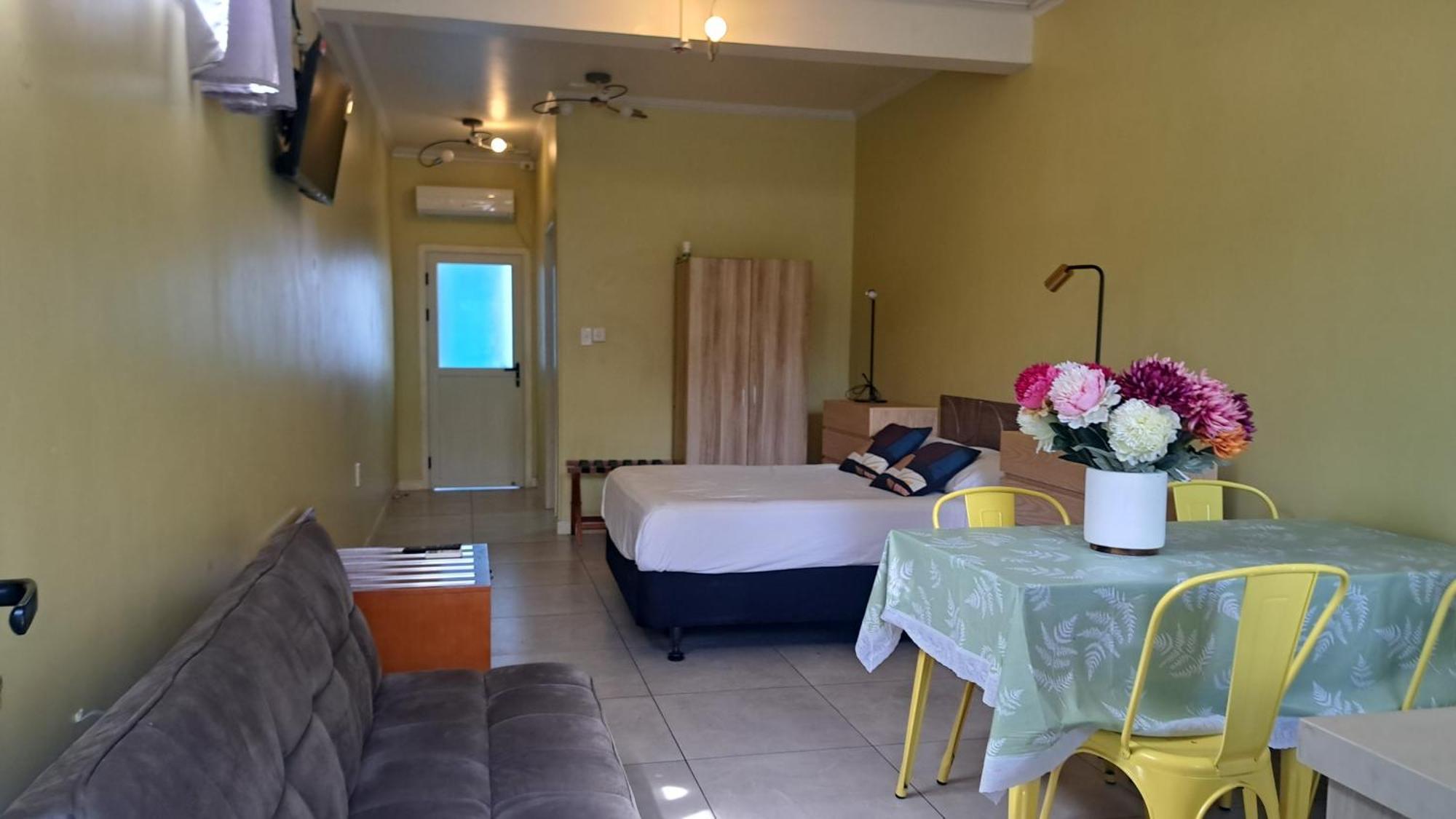 Alec'S Hotel Apia Exterior photo