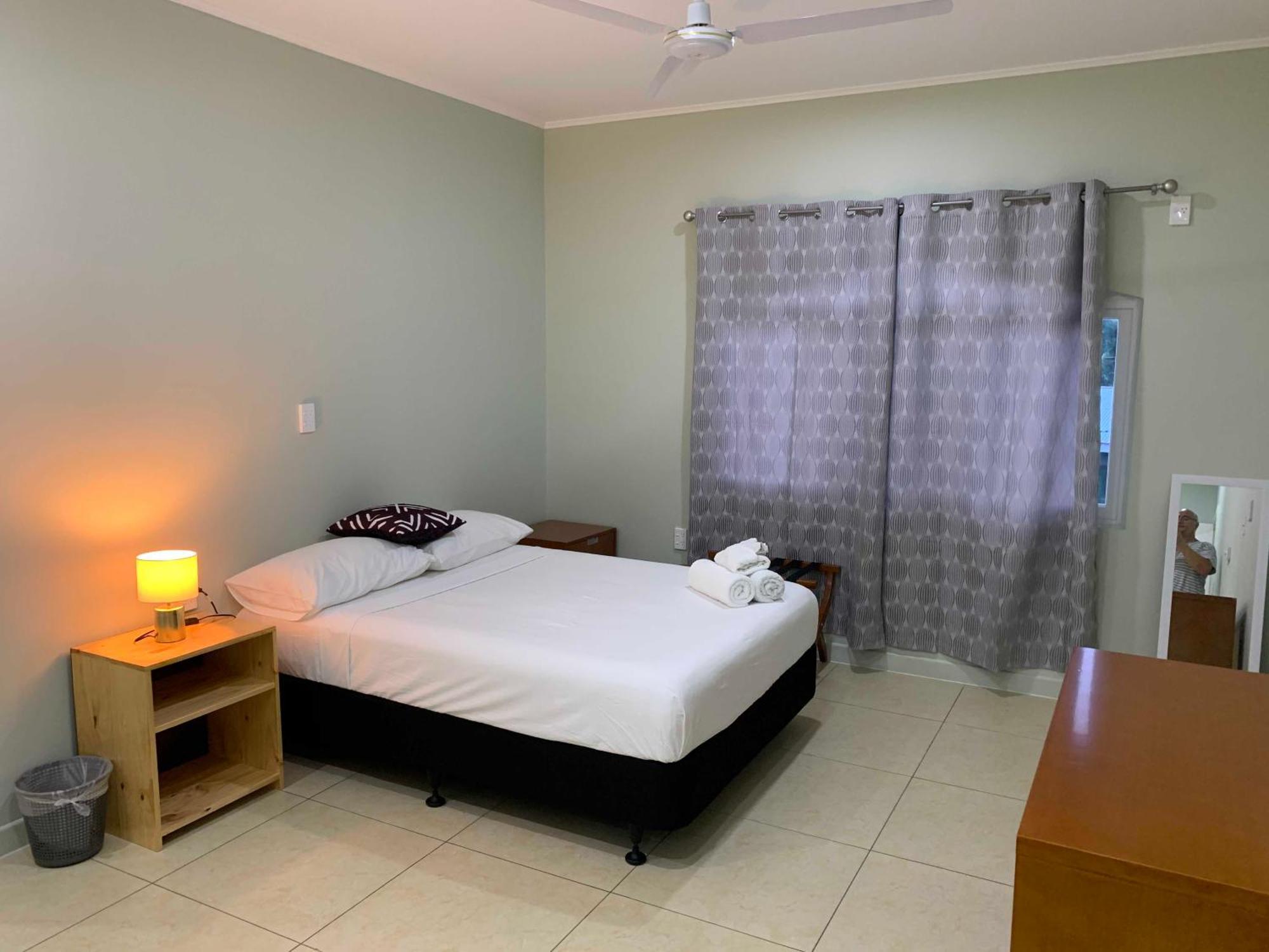 Alec'S Hotel Apia Exterior photo
