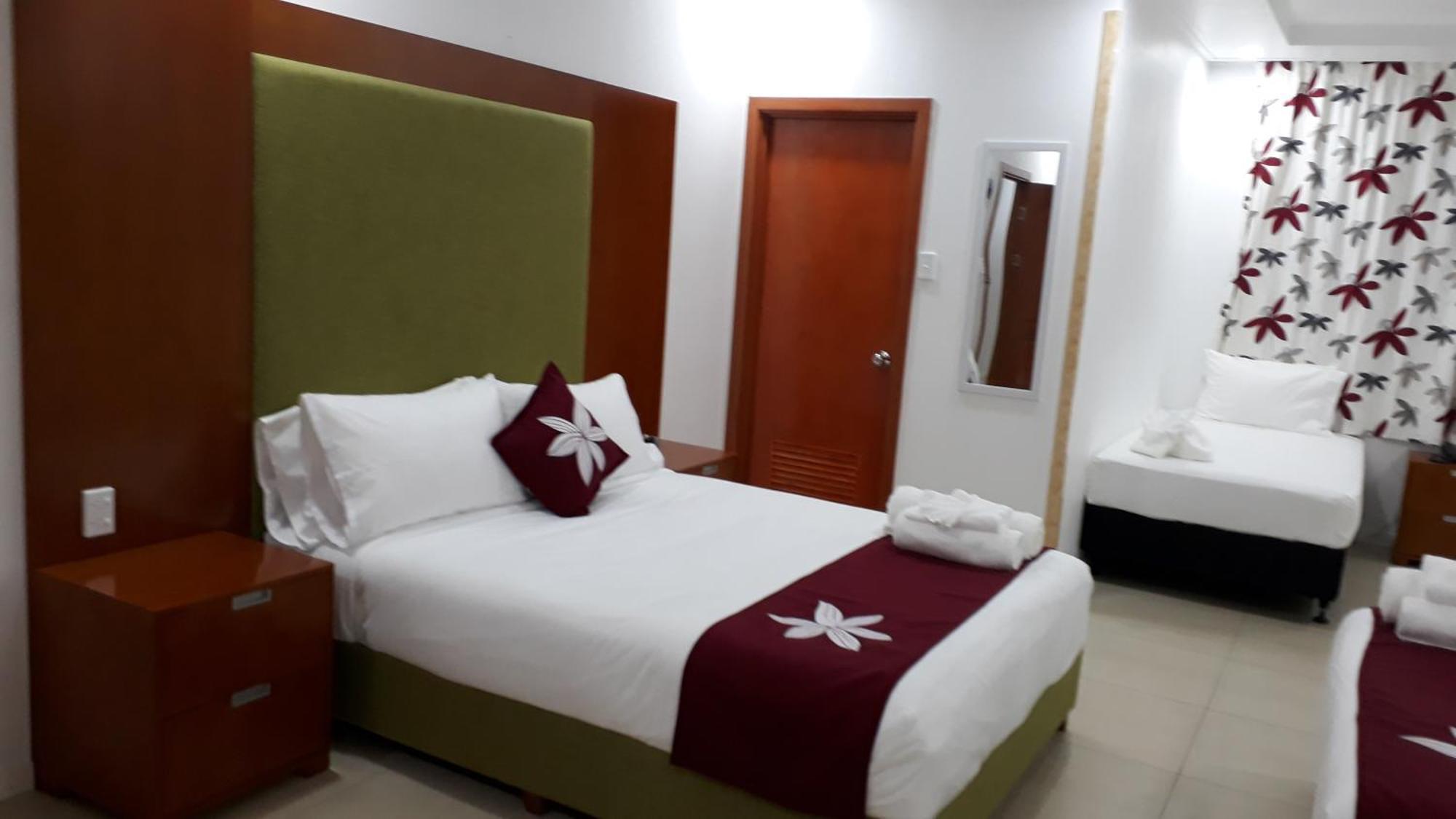Alec'S Hotel Apia Exterior photo
